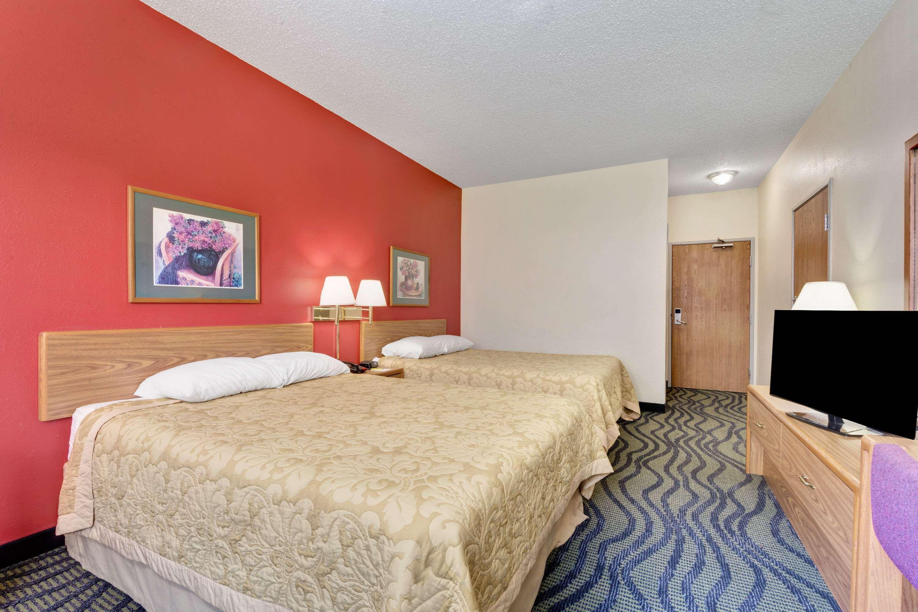 Super 8 By Wyndham Kokomo Buitenkant foto