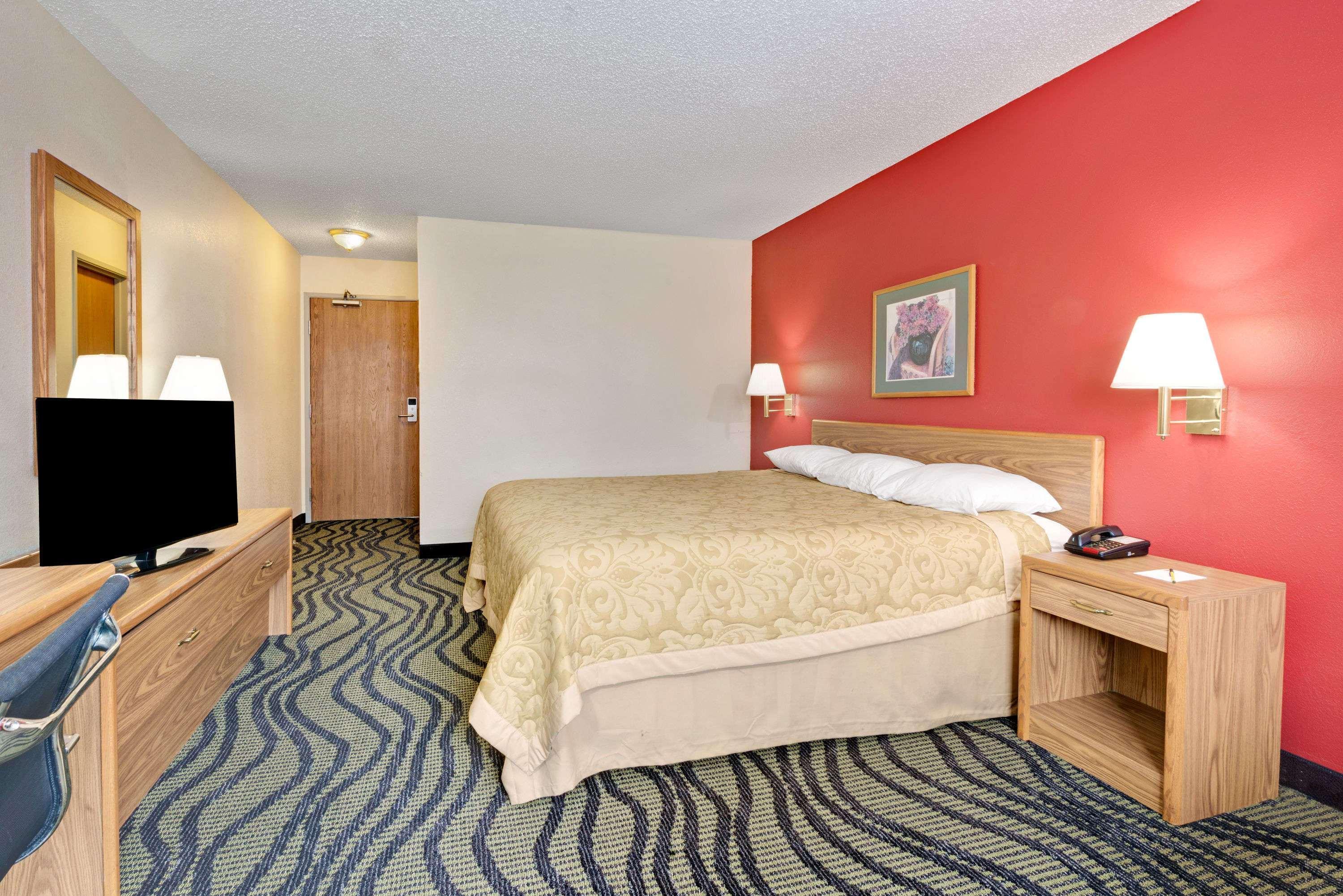 Super 8 By Wyndham Kokomo Buitenkant foto
