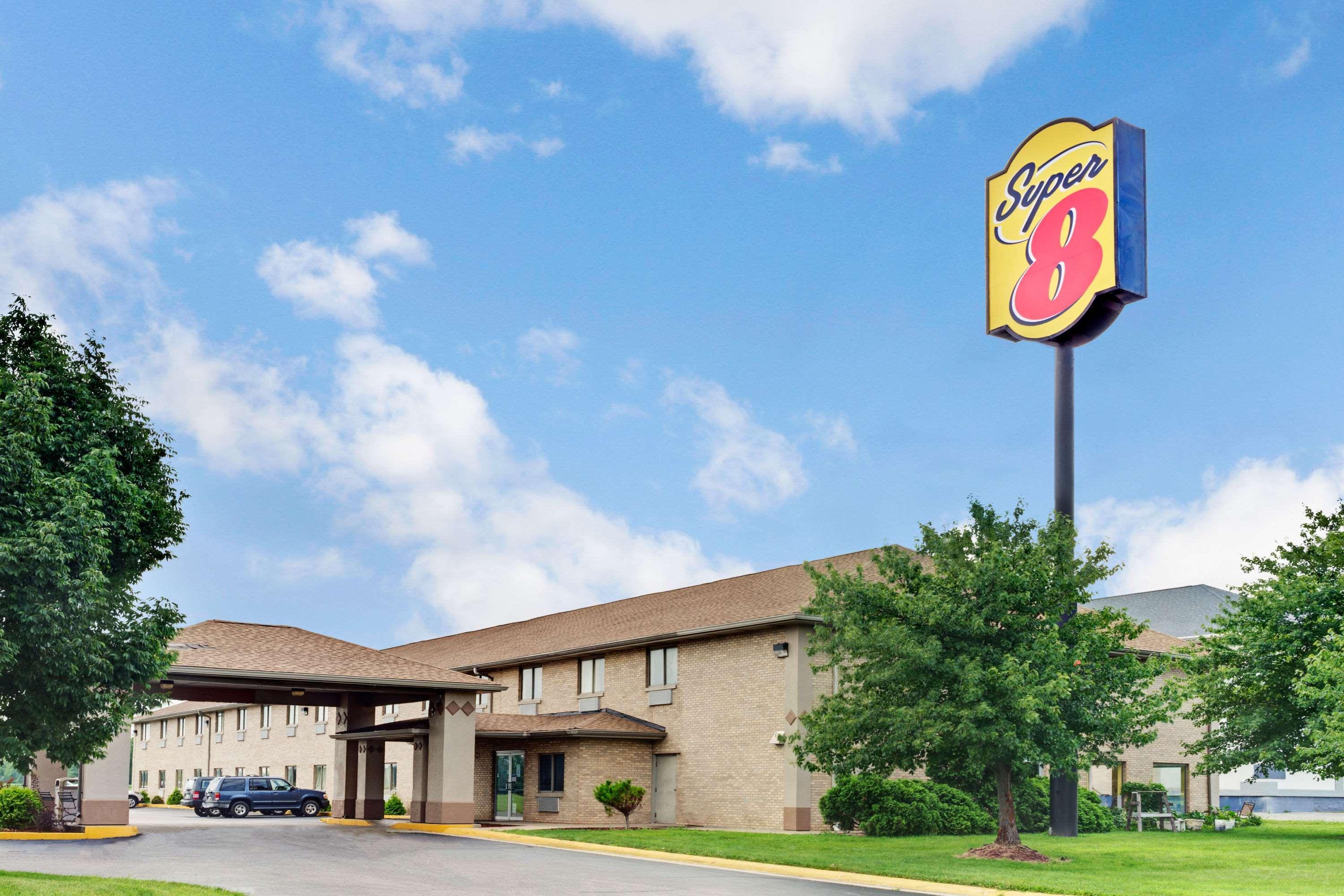 Super 8 By Wyndham Kokomo Buitenkant foto