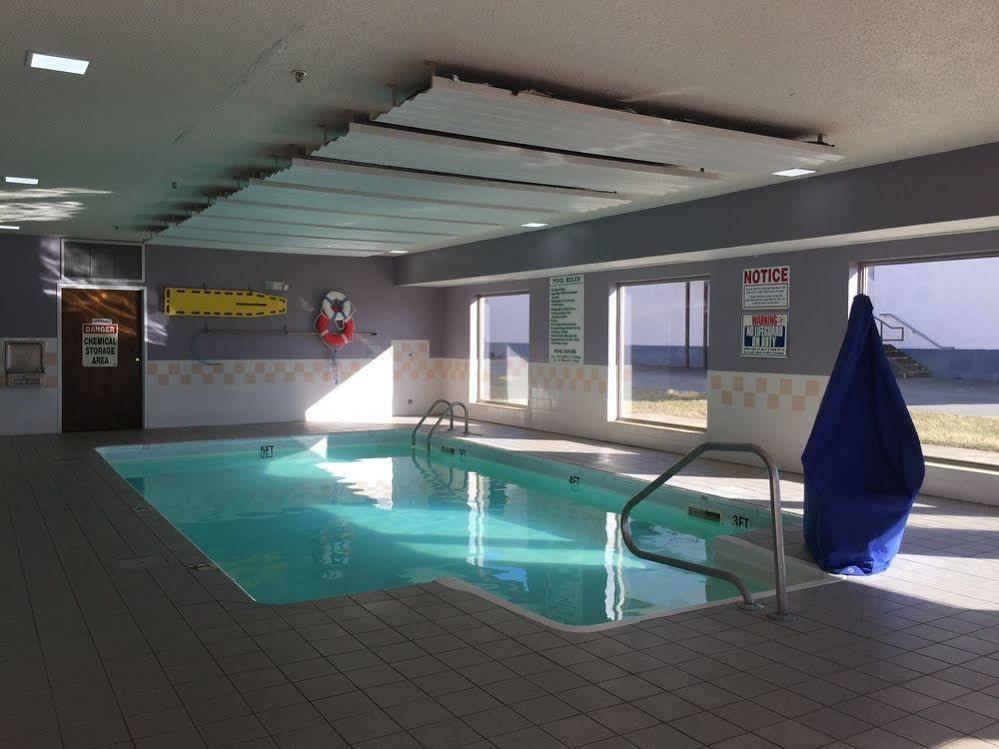 Super 8 By Wyndham Kokomo Buitenkant foto